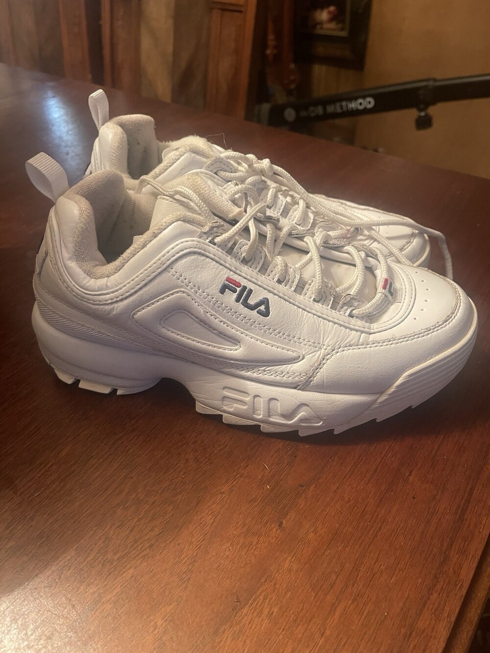 FILA 9M Women’s White Leather Sneakers Shoes Basketball EUR 40